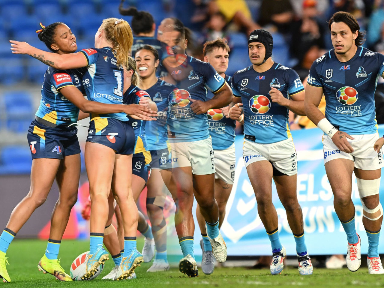 NRL & NRLW Titans teams on filed